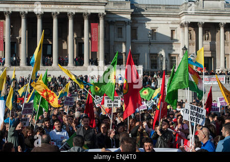 Des milliers de personnes se rassemblent pour protester contre la persécution des militants d'ISIS du peuple kurde dans la ville syrienne de Kobani comprend : Atmosphère Où : London, England, United Kingdom Quand : 01 Nov 2014 Banque D'Images