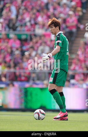 KINCHO Stadium, Osaka, Japon. 6 mai, 2015. Jin Kim Hyeon (Cerezo), 6 mai 2015 - Football : 2015 Football /Ligue J2 mstch entre Cerezo Osaka 1-2 Jubilo Iwata à KINCHO Stadium, Osaka, Japon. © AFLO SPORT/Alamy Live News Banque D'Images