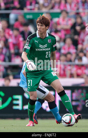 KINCHO Stadium, Osaka, Japon. 6 mai, 2015. Jin Kim Hyeon (Cerezo), 6 mai 2015 - Football : 2015 Football /Ligue J2 mstch entre Cerezo Osaka 1-2 Jubilo Iwata à KINCHO Stadium, Osaka, Japon. © AFLO SPORT/Alamy Live News Banque D'Images