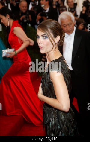 L'actrice Keri Russell assiste au Gala Costume Institute 2015 bénéfice célébrant l'exposition Chine : à travers le miroir au Metropolitan Museum of Art de New York, USA, le 04 mai 2015. Photo : Hubert Boesl - AUCUN FIL SERVICE - Banque D'Images