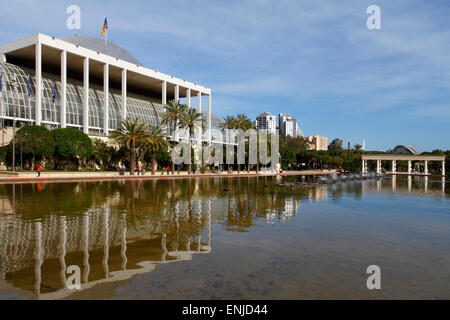 Palais de la musique, de Valence, vue depuis les jardins du Turia Banque D'Images