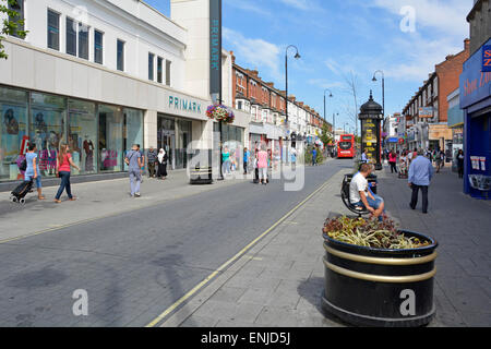 Primark magasin de vêtements au Ham haute piétonne Rue (sauf pour les autobus) Newham East London England UK Banque D'Images