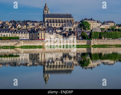 Le fleuve loire et de la cathédrale, Blois Banque D'Images