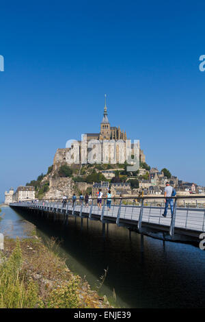 Mont St Michel en 2014 avec son nouveau pont Banque D'Images