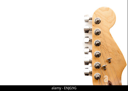 Guitare électrique couleur en bois poupée et tuning peg détail isolated on white Banque D'Images