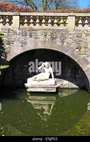 Statue de Sabrina dans les jardins à Dingle dans Quarry Park, Shrewsbury, Shropshire, Angleterre, Royaume-Uni, Europe de l'Ouest. Banque D'Images