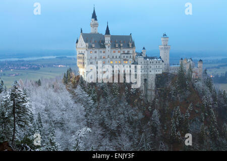 Le château de Neuschwanstein en hiver, Fussen, Bavaria, Germany, Europe Banque D'Images