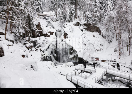 En hiver, les cascades de Triberg Triberg, Forêt Noire, Bade-Wurtemberg, Allemagne, Europe Banque D'Images