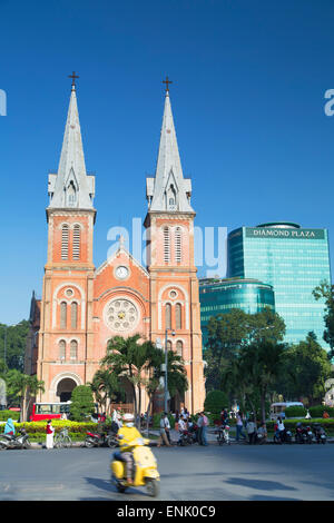 La Cathédrale Notre Dame, Ho Chi Minh City, Vietnam, Indochine, Asie du Sud-Est, l'Asie Banque D'Images