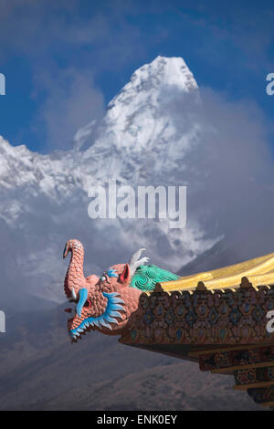 Monastère bouddhiste à Tengboche dans la région de Khumbu au Népal avec l'Ama Dablam montagne dans l'arrière-plan, Himalaya, Népal, Asie Banque D'Images