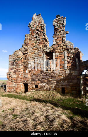 La ruine de château de Newark sur le chemin de la côte de Fife près de St Monans, Fife, Scotland, Royaume-Uni, Europe Banque D'Images