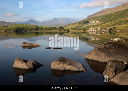 Llynnau Mymbyr et Snowdon, Capel Curig, Parc National de Snowdonia, Conwy, Pays de Galles, Royaume-Uni, Europe Banque D'Images