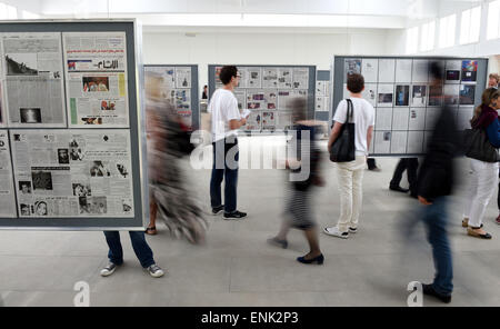 Venise, Italie. 06 mai, 2015. La pièce "Le Citoyen, 2015" par l'artiste Tobias Zielony peut être vu dans le pavillon allemand à la Biennale de Venise, Italie, 06 mai 2015. La foire internationale d'art 'La Biennale di Venezia 2015" se déroulera du 09 mai au 22 novembre 2015. Photo : FELIX HOERHAGER/dpa/Alamy Live News Banque D'Images