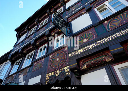 Altstadt Goslar, UNESCO-Welterbestätte verziertes Fachwerkhaus in der Altstadt Banque D'Images