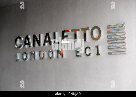 Panneau à l'entrée de l'appartement de luxe primé Canaletto immeuble sur City Road East London EC1 KATHY DEWITT Banque D'Images