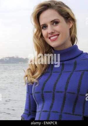 L'actrice allemande Wilma enceintes elles pose sur le Bosphore, Istanbul, Turquie, 4 avril 2015. L'actrice de Cologne est une star de la télévision en Turquie. Photo : Lena Klimkeit/dpa Banque D'Images