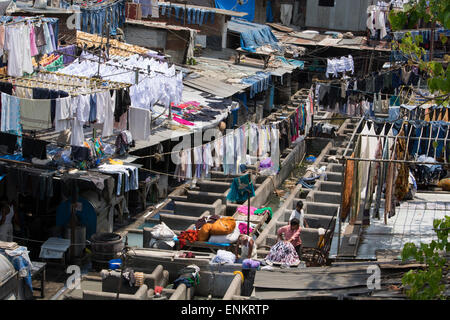 L'Inde, Mumbai (Bombay). Célèbre Dhobi Ghat, connu la plus grande piscine en plein air blanchisserie dans le monde. Banque D'Images