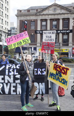Rally & mars pour le désarmement nucléaire mondial à New York à la veille de la Conférence sur la non-prolifération des armes nucléaires. Ove Banque D'Images