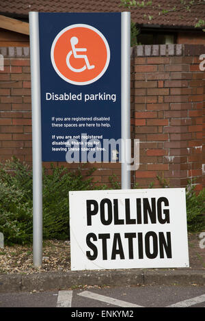 Avis de scrutin sur une mobilité réduite. Winchester Hampshire UK 07 mai 2015. Banque D'Images