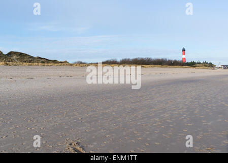 Plage de Hörnum à Sylt, Allemagne avec lumière rouge et blanc chambre Banque D'Images