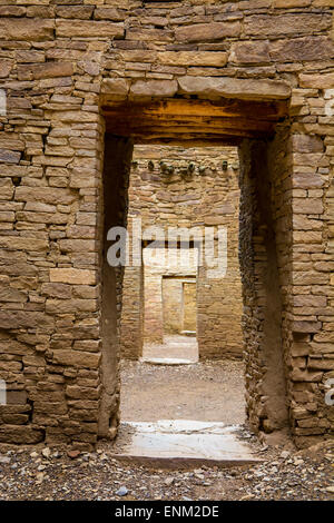 Portails de pierre dans le Chaco Canyon National Monument, Farmington, Nouveau-Mexique, Banque D'Images