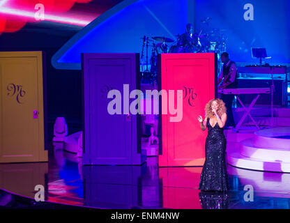 Las Vega, Nevada, USA, 06 mai, 2015. Mariah Carey chanteuse effectue lors du lancement de sa résidence à l'INFINI 1 'MARIAH' au Colosseum du Caesars Palace le 6 mai 2015 à Las Vegas, Nevada. Credit : Yaacov Dagan/Alamy Live News Banque D'Images