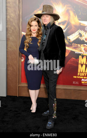 Los Angeles, Californie, USA. 7 mai, 2015. Lisa Marie Presley & mari Michael Lockwood Mad Max Fury Road 07/05/2015 Premiere film Hollywood : dpa Crédit photo alliance/Alamy Live News Banque D'Images