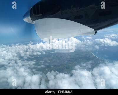 À la vue de l'intérieur d'un avion Twin Otter en vol sur le sud-ouest de l'Angleterre. Banque D'Images