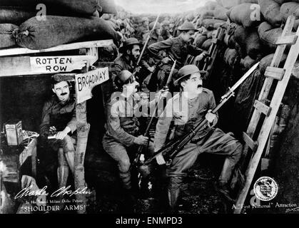 Épaule !, USA 1918, aka : Gewehr über !, Regie : Charles Chaplin, acteurs : Charles Chaplin Banque D'Images