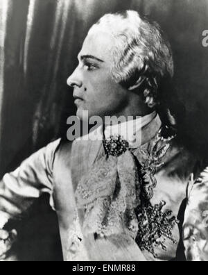 Acteurs et Actrices der italienischstämmige Rudolph Valentino (1895 - 1926), hier dans Filmrolle in den 1920er Jahren. Banque D'Images