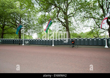 Westminster Londres, Royaume-Uni. 8 mai 2015.cabins sur le défilé de gardes de cheval comme préparations pour les célébrations de la Victoire Europe 70 crédit: Amer ghazzal/Alay Live News Banque D'Images