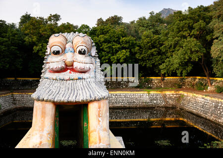 Un réservoir de sainte le long de l'itinéraire spirituel d'Arunchala Girivalam encerclant Hill à Tiruvannamalai. Banque D'Images