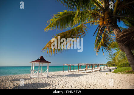 Paradis plage de Playa La Jaula, Cayo Coco, Cuba. Banque D'Images