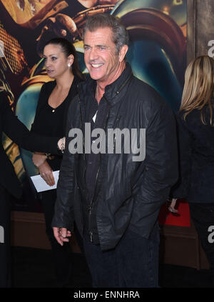 Hollywood, Californie, USA. 7 mai, 2015. Mel Gibson arrive pour la première du film 'Mad Max : Fury Road" au théâtre chinois. © Lisa O'Connor/ZUMA/Alamy Fil Live News Banque D'Images