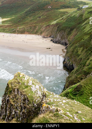 Vue sur les falaises et la plage de Rhossili Bay, Gower, au Pays de Galles Banque D'Images