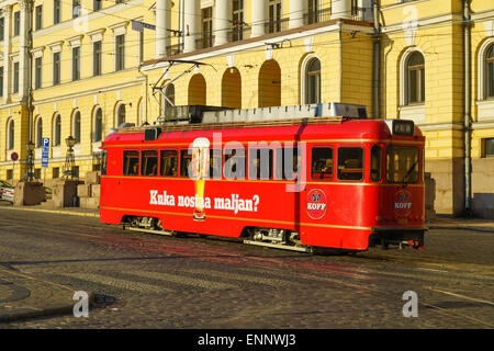 Le rouge vif Spårakoff tramway pub à Helsinki, en Finlande. Banque D'Images