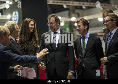 Barcelone, Catalogne, Espagne. 8 mai, 2015. MARIANO RAJOY, Premier Ministre d'Espagne, visite le stand de 'Mazda' au 'Barcelona International Motor Show' © Matthias Rickenbach/ZUMA/ZUMAPRESS.com/Alamy fil Live News Banque D'Images