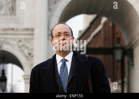 Diffuseur et journaliste égyptien Abdel-Latif Menawy à Londres, qui vient de publier son dernier livre : La dernière : Tahrir 18 jours de Moubarak Banque D'Images