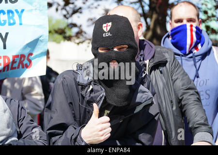 Walthamstow, London, UK. 9 mai, 2015. d'anti-facist Assemblée générale à Walthamstow aux blocs EDL à Walthamstow mars cette année et a permis plus réussir atteindre Walthamstow. Qui n'a pas de temps pour leur dernier rallye avec des centaines de politiques gardés à Londres. Crédit photo : Voir Li/Alamy Live News Banque D'Images