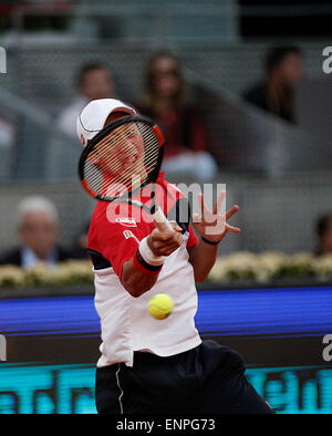 Madrid, Espagne. 09 mai, 2015. Kei Nishikori en action contre Andy Murray en demi-finale de l'Open de tennis de Madrid. Credit : Action Plus Sport/Alamy Live News Banque D'Images