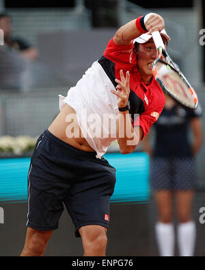 Madrid, Espagne. 09 mai, 2015. Kei Nishikori en action contre Andy Murray en demi-finale de l'Open de tennis de Madrid. Credit : Action Plus Sport/Alamy Live News Banque D'Images