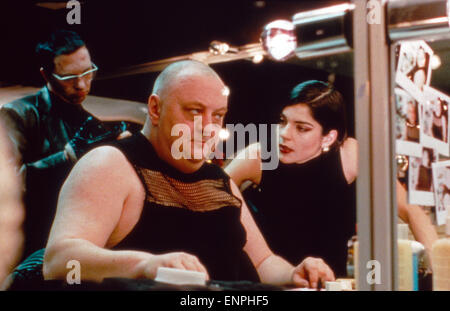 Late Show, Deutschland 1999, Regie : Helmut Dietl, acteurs : Dieter Pfaff (Mitte), Jasmin Tabatabei Banque D'Images