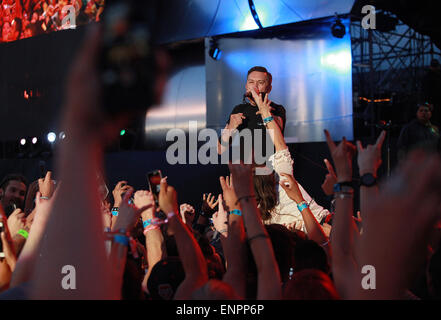 Las Vegas, Nevada, USA. 9 mai, 2015. Tim McIlrath chanteur du groupe de rock hardcore Rise Against joue sur la scène principale le jour 2 de Rock in Rio à la ville de Rock à Las Vegas, Nevada. Crédit : Marcel Thomas/ZUMA/Alamy Fil Live News Banque D'Images