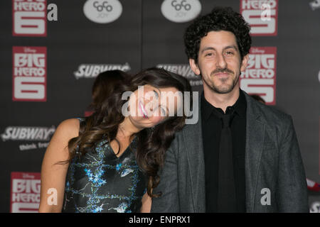 Assister à des célébrités première de Disney's 'Big Hero 6' au El Capitan Theatre. Avec : Katie Lowes,Adam Shapiro Où : Los Angeles, California, United States Quand : 05 Nov 2014 Banque D'Images