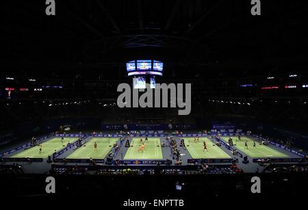 Dongguan, la province chinoise du Guangdong. 10 mai, 2015. Les joueurs s'affrontent lors de la Sudirman Cup 2015 BWF Championnats du monde Équipe mixte 1 jour à Dongguan, à l'est la province chinoise du Guangdong, le 10 mai 2015. Credit : Meng Yongmin/Xinhua/Alamy Live News Banque D'Images