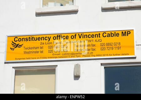 Bureau de circonscription et élection générale affiches / poster pour Dr Vince / Vincent Cable MP / Député de Twickenham. Banque D'Images