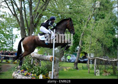 Badminton, Gloucestershire. 9 mai, 2015. Mitsubishi Motors Badminton Horse Trials 2015. Badminton, Angleterre. Grand Chelem Rolex et une partie de la FEI série 4star. Les dirigeants de jour 3 de 4 Ben Hobday (GBR) équitation Mulrys Erreur pendant la phase de cross-country : Crédit Julie Priestley/Alamy Live News Banque D'Images