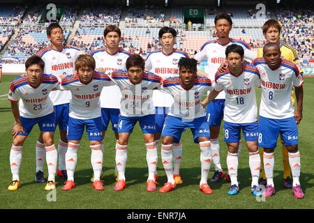 Nissan Stadium, Yokohama, Japon. 10 mai, 2015. Albirex Niigata groupe l'équipe de line-up, le 10 mai 2015 - Football/soccer : J1 2015 1ère phase ligue match entre Yokohama F Marinos 1-0 Albirex Niigata Stadium, Nissan à Yokohama, au Japon. Credit : Sho Tamura/AFLO SPORT/Alamy Live News Banque D'Images