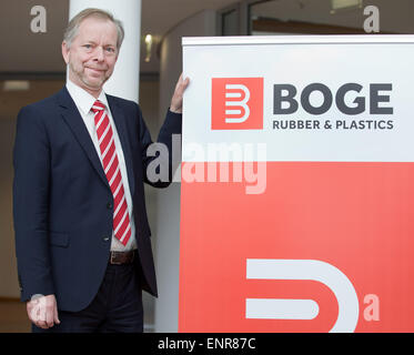 Damme, Allemagne. Le 08 mai, 2015. Torsten Bremer, le manager de Boge Caoutchouc et plastiques Groupe, pose à l'administration centrale à Damme, Allemagne, 08 mai 2015. Le fournisseur de pièces de voiture os Caoutchouc et plastiques groupe présente ses numéros d'affaires pour la première fois. L'année dernière, le consortium a été acquis par l'entreprise chinoise TMT, filiale de la société chinoise de la technologie de la construction de la RSE, fournisseur allemand ZF. Photo : FRISO GENTSCH/dpa/Alamy Live News Banque D'Images