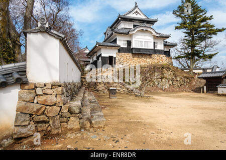 Le donjon principal du château japonais de Bitchu Matsuyama, AKA Takahashi. Restauré d'une ruine, c'est le plus haut château du Japon. Banque D'Images